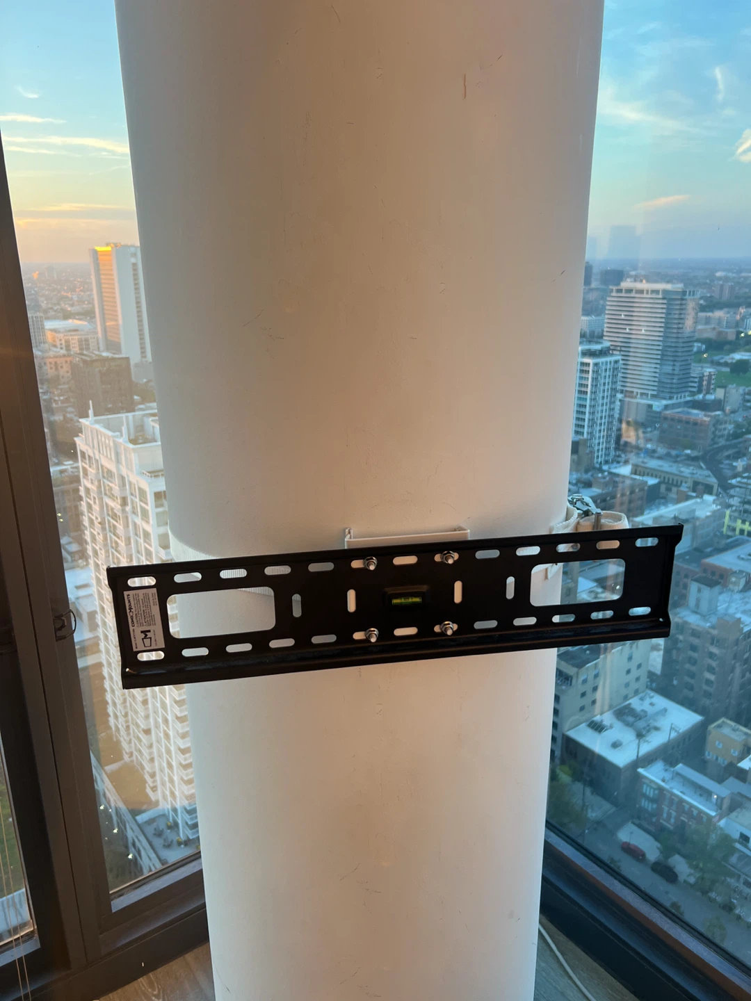 Pillar TV mount - photo 3