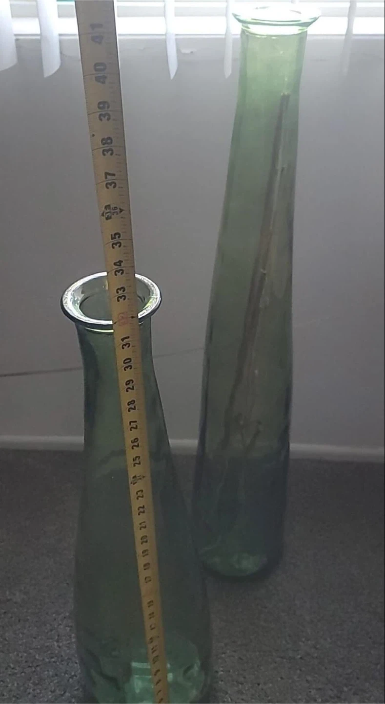 Set of 2 Tall Green Glass Vases - photo 2