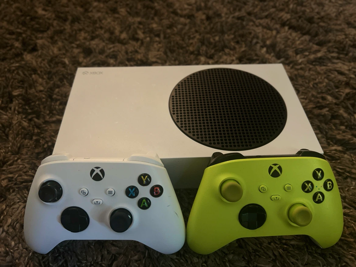 Xbox s white - photo 2