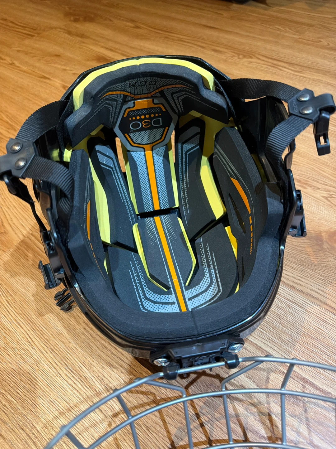 CCM Hockey Helmet with Cage - photo 2