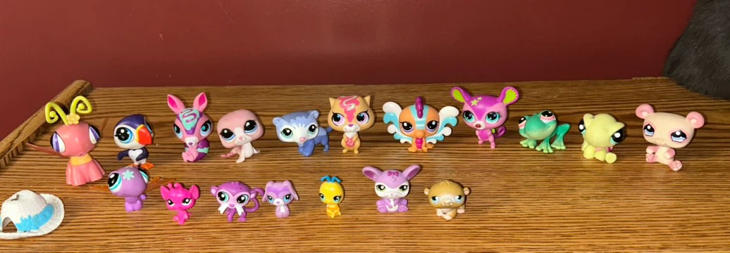 Littlest Pet Shop Figures - Set of 17