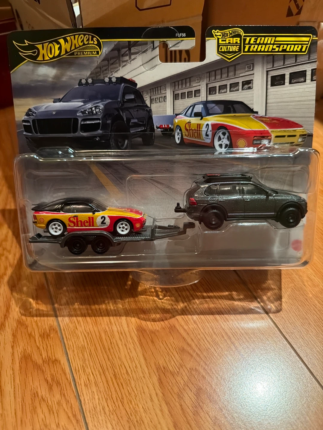 Hot Wheels Premium Team Transport Porsche Set