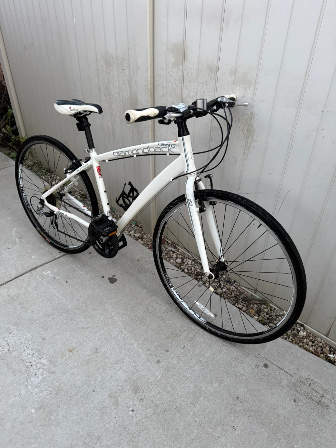 Diamondback Clarity Hybrid Bicycle - photo 3