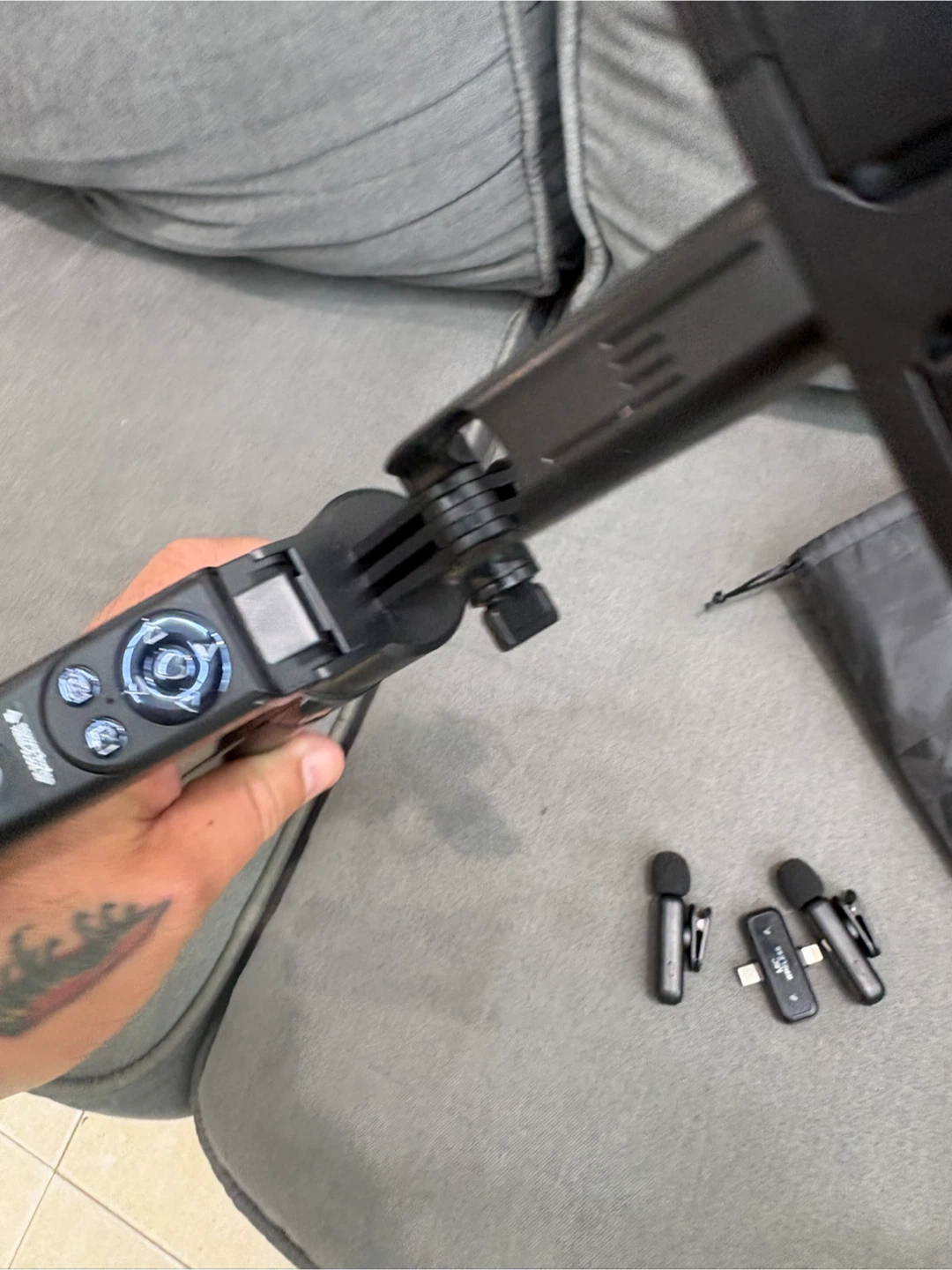 Wireless Microphone and Selfie Stick Tripod - photo 4