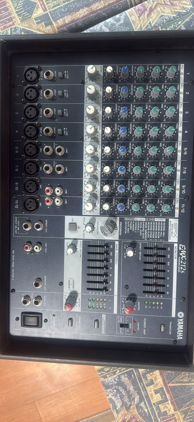 Yamaha EMX212S Powered Mixer