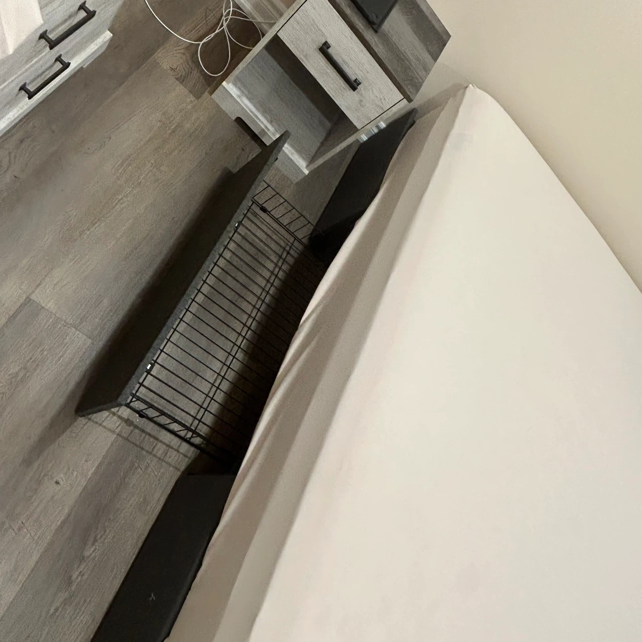 Queen Platform Bedframe with Drawers - photo 4