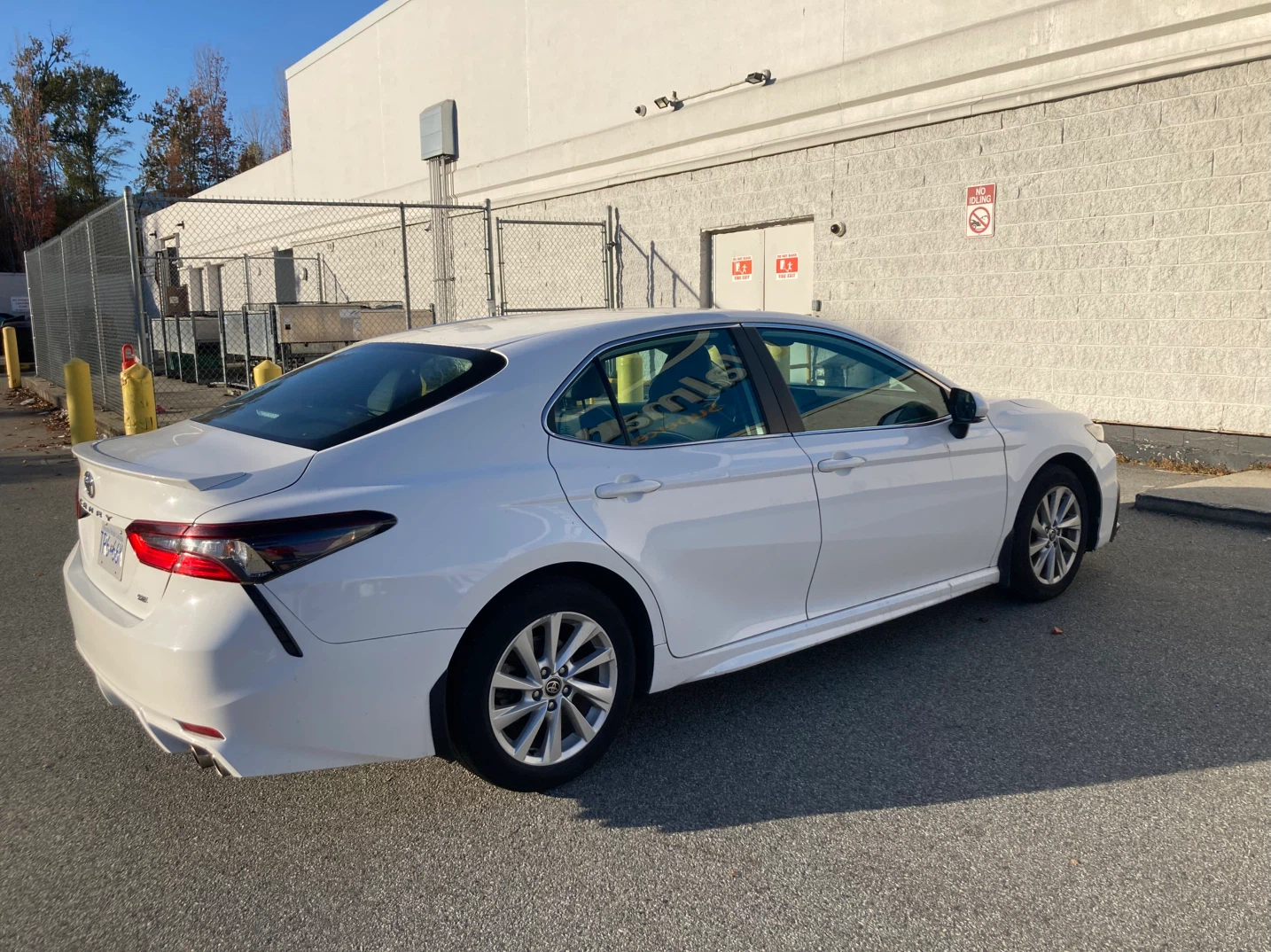 Toyota Camry White Sedan - photo 2