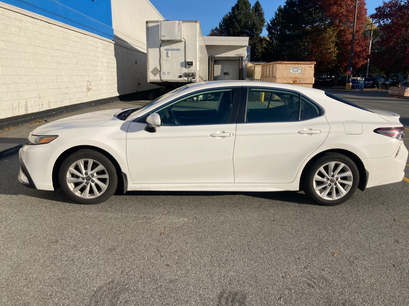 Toyota Camry White Sedan - photo 3