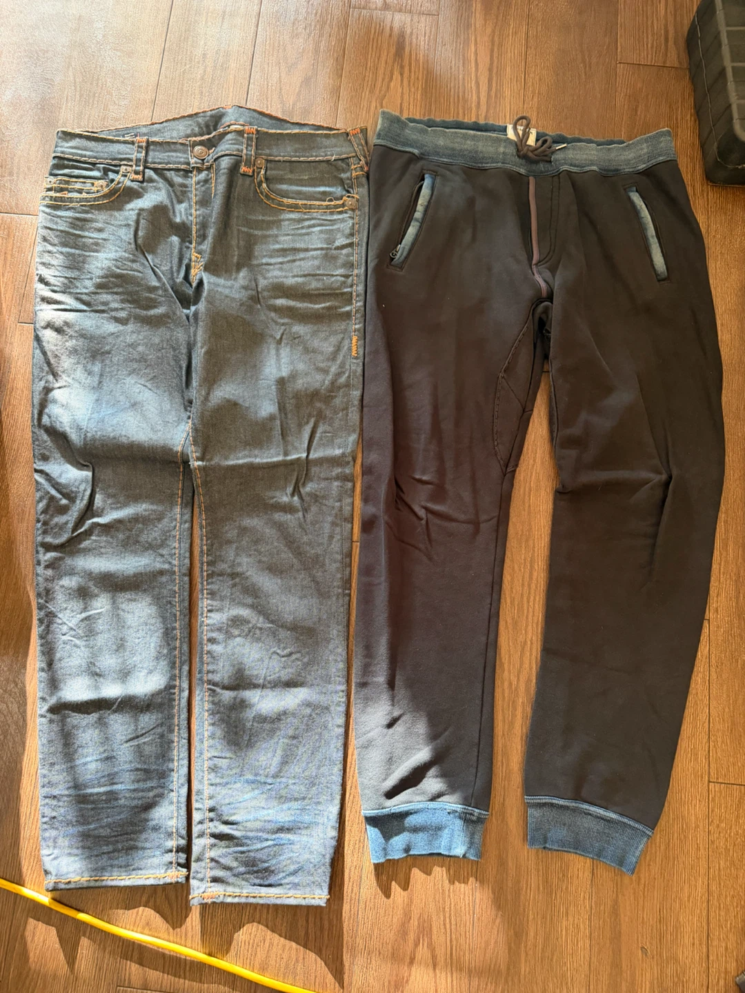 Two pairs of True Religion pants - photo 2