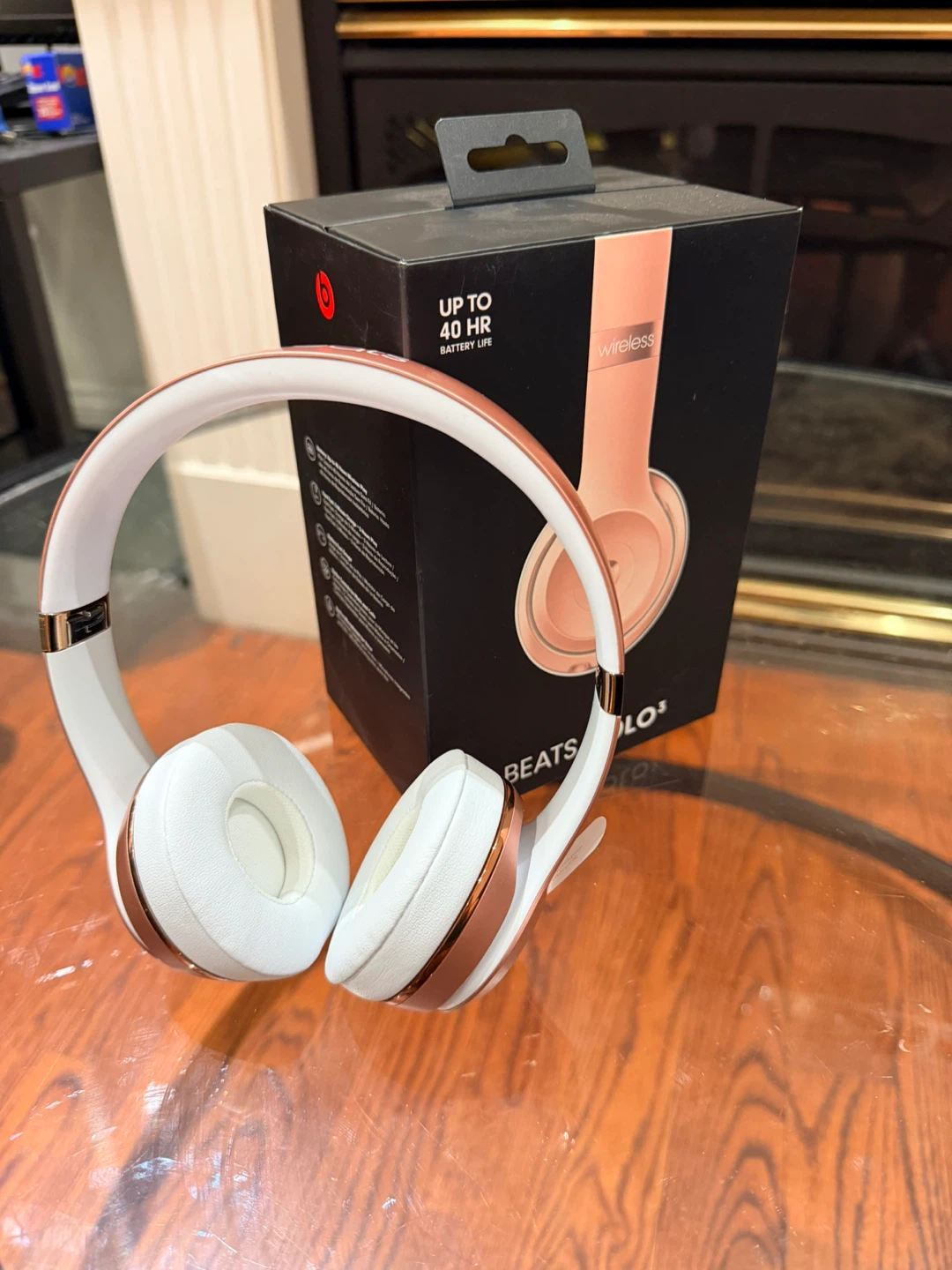 Beats Solo3 Wireless Headphones – Rose Gold – With Box & Case