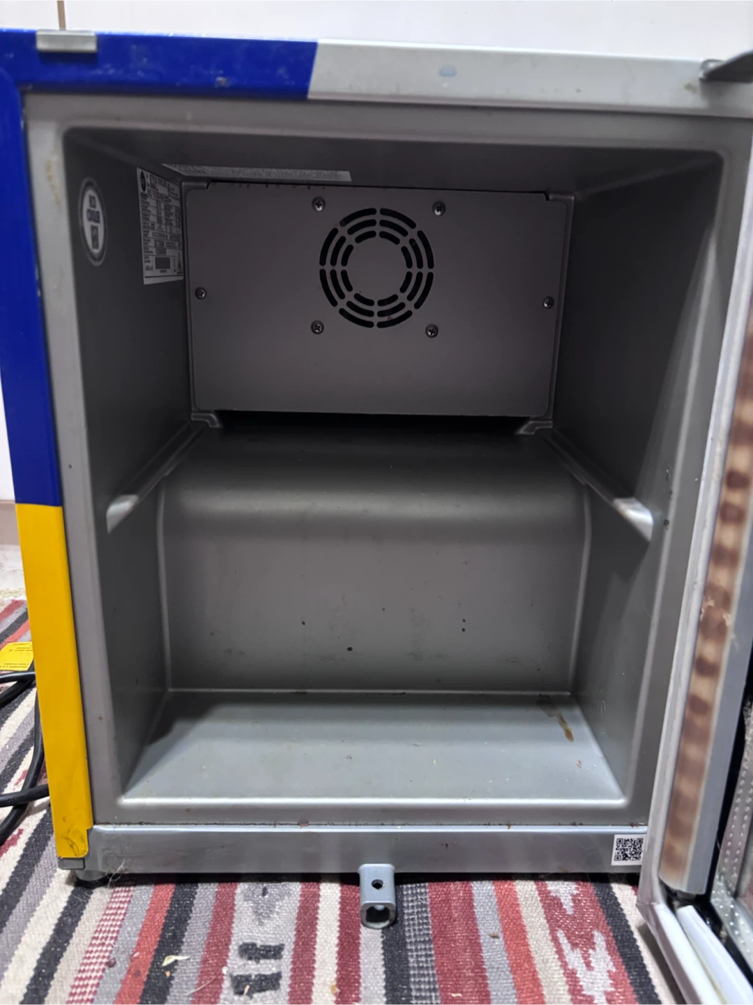 Red Bull Mini Cooler Fridge - photo 4