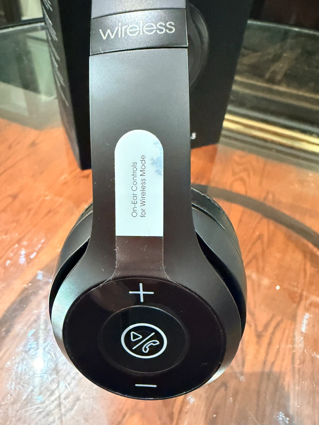 Beats Solo3 Wireless Headphones – Black – New Open Box - photo 2
