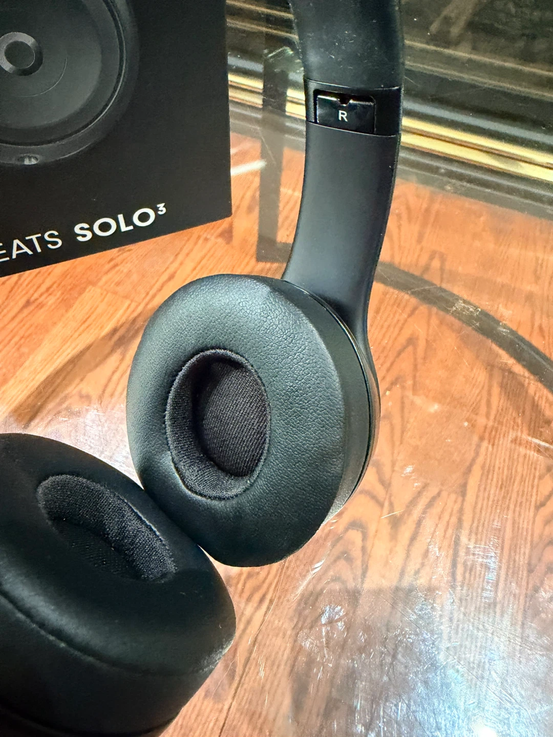 Beats Solo3 Wireless Headphones – Black – New Open Box - photo 3