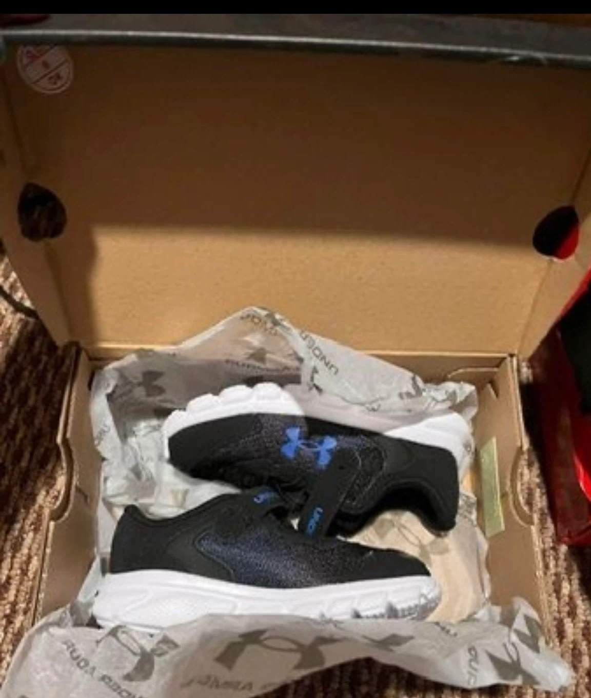 Under Armour Assert 9 AC Shoes - Size 8K - photo 4