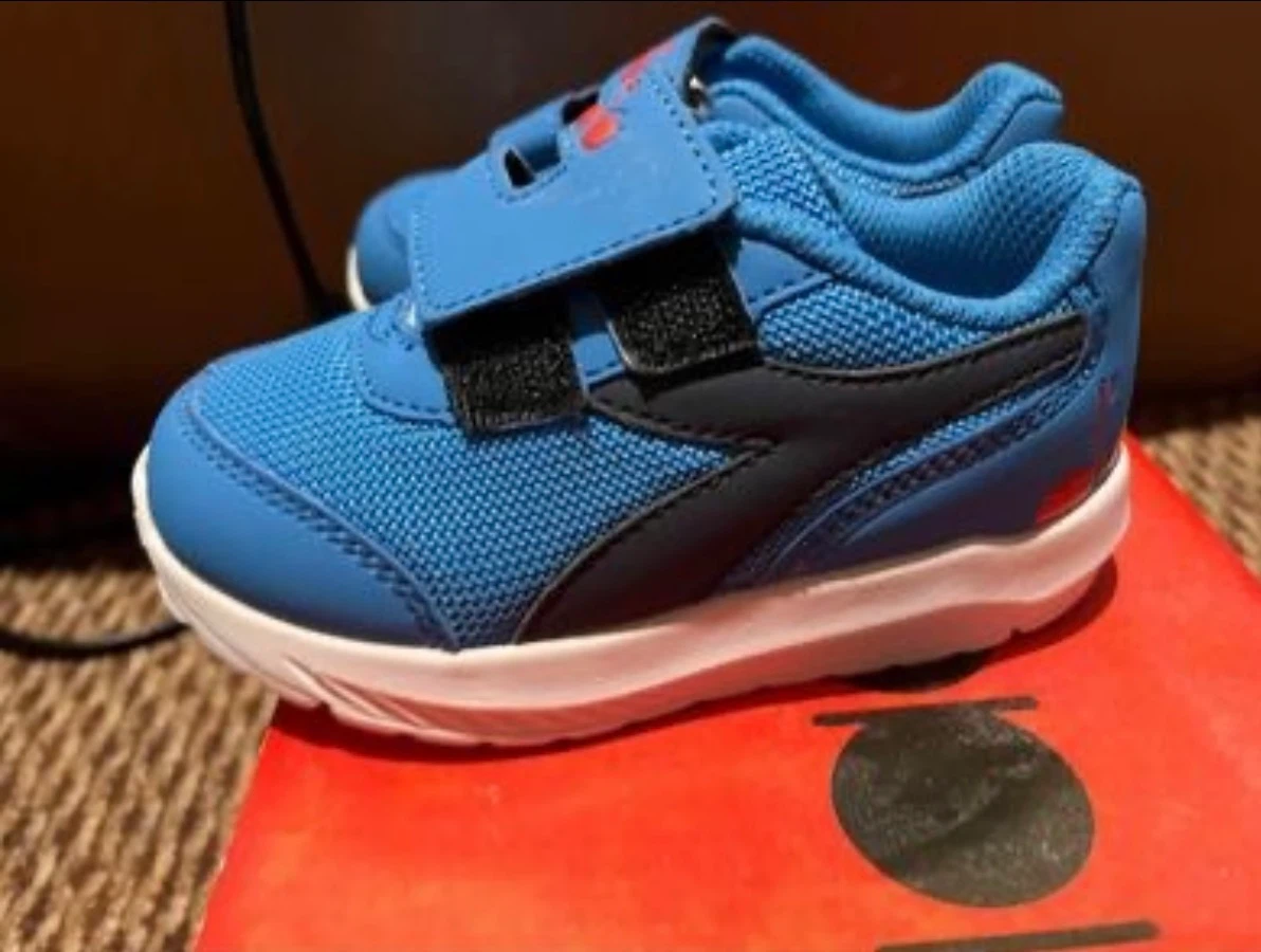 Diadora Falcon IB Boys Shoes ~ Size 7T - photo 3