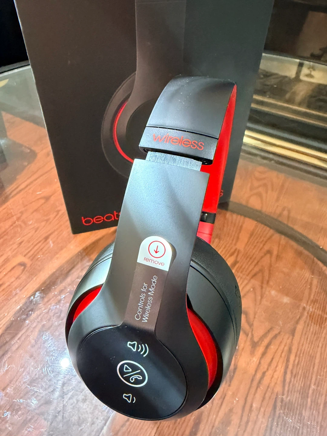 Beats Studio3 Wireless – Black/Red Decade Collection – New - photo 3