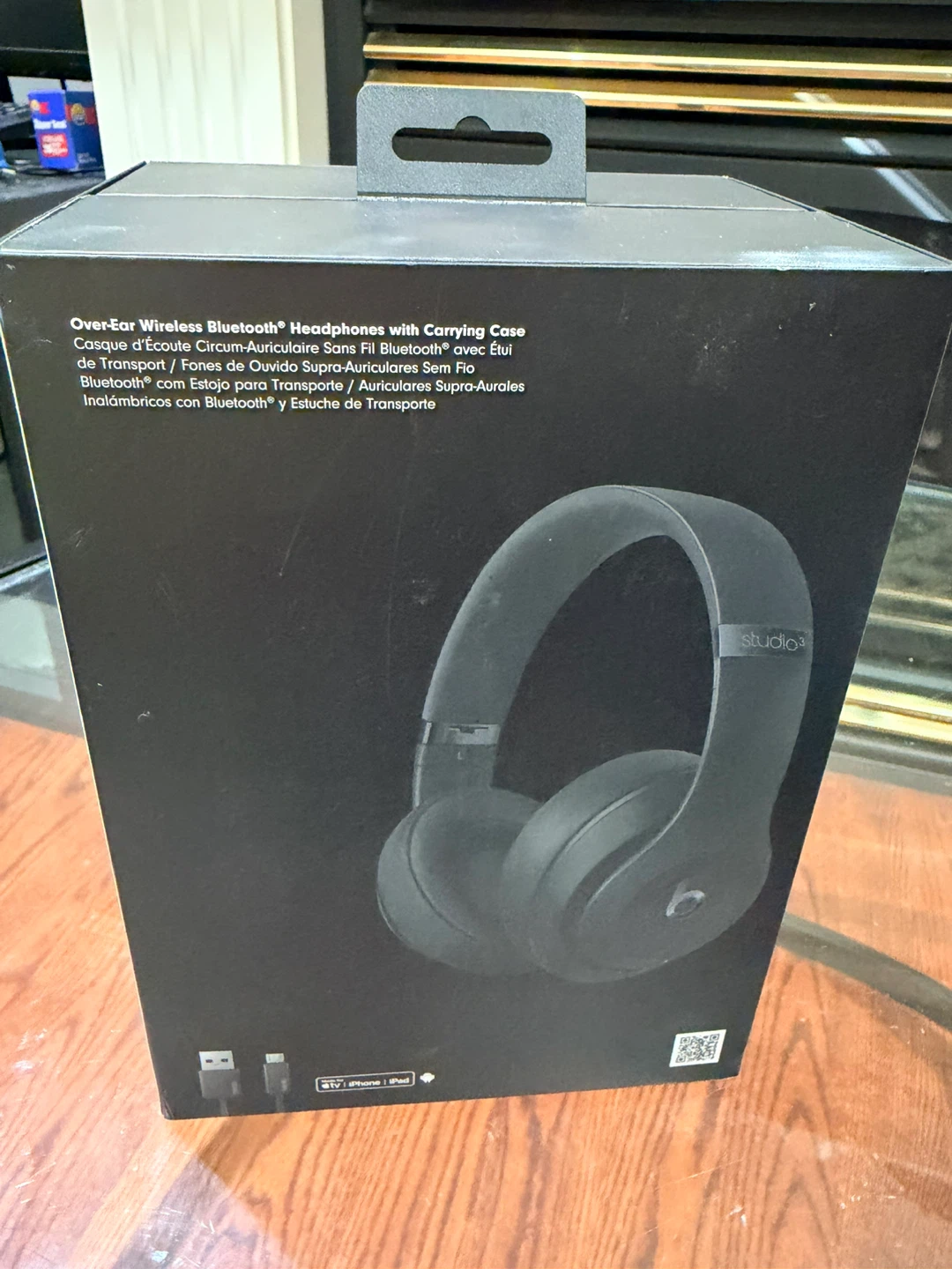Beats Studio3 Wireless Headphones – Matte Black – New Open Box - photo 4