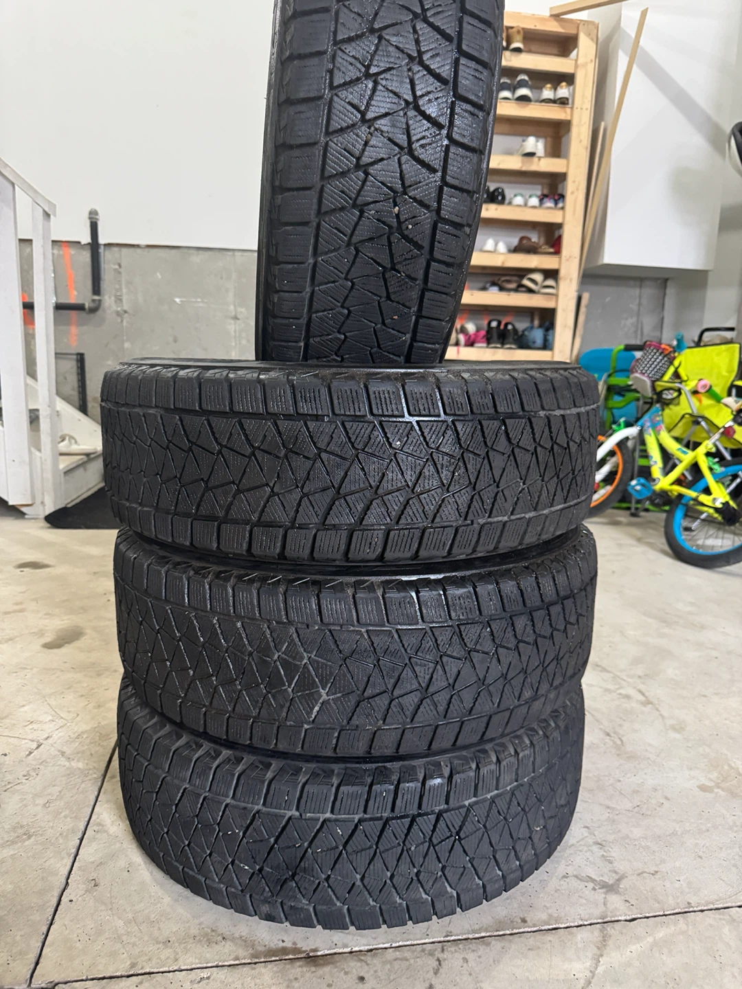 225/65R17 Set of 4 Bridgestone Blizzak DM-V2 Winter Tires - photo 2