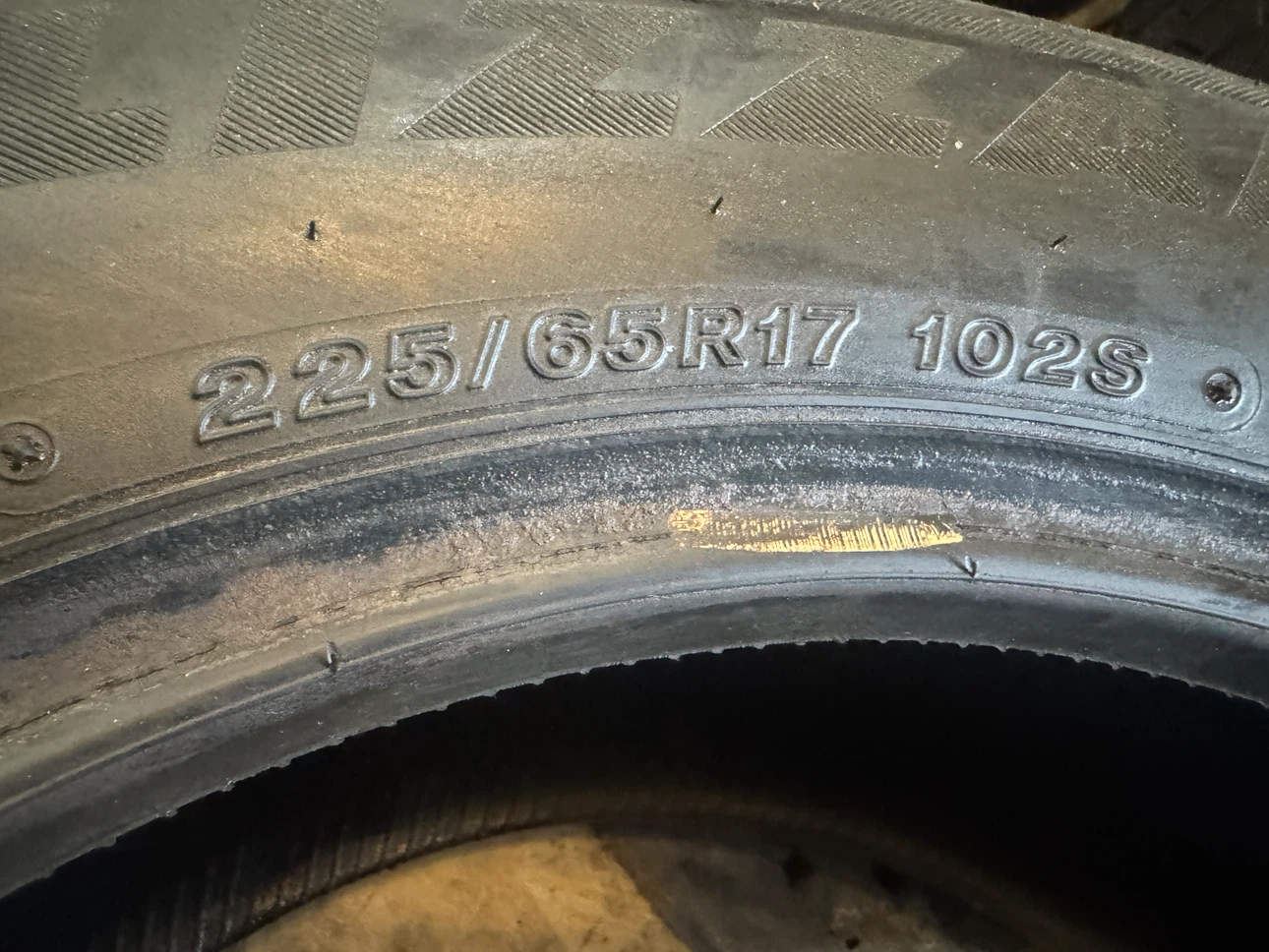 225/65R17 Set of 4 Bridgestone Blizzak DM-V2 Winter Tires - photo 5