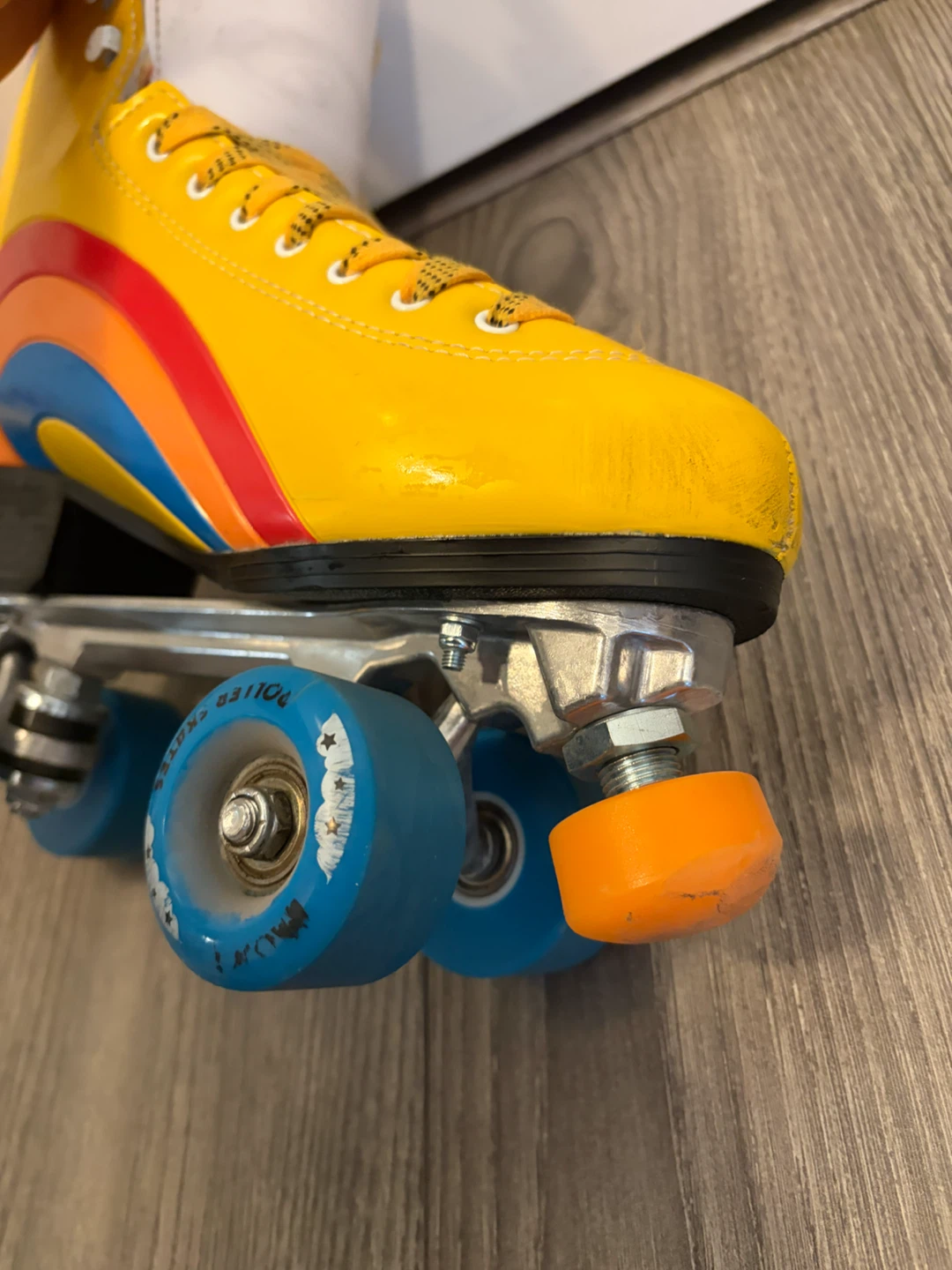 Moxi Rainbow Roller Skates men’s size 10 US - photo 2