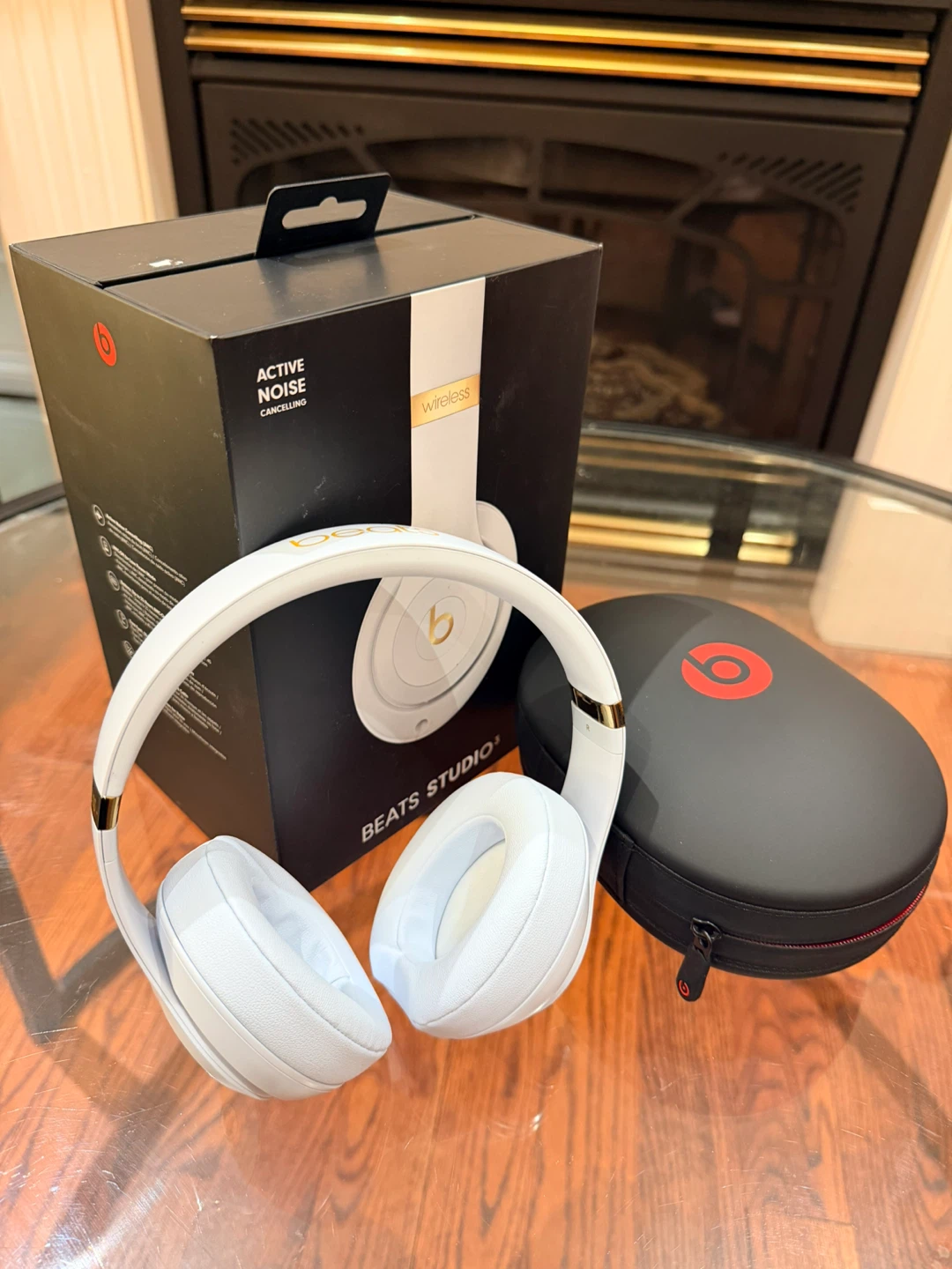 Beats Studio3 Wireless Headphones – White & Gold – New Open Box - photo 2