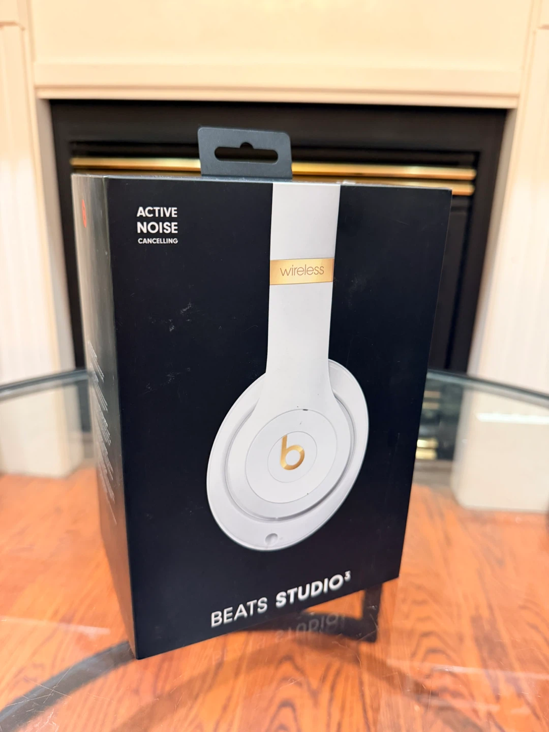 Beats Studio3 Wireless Headphones – White & Gold – New Open Box - photo 3
