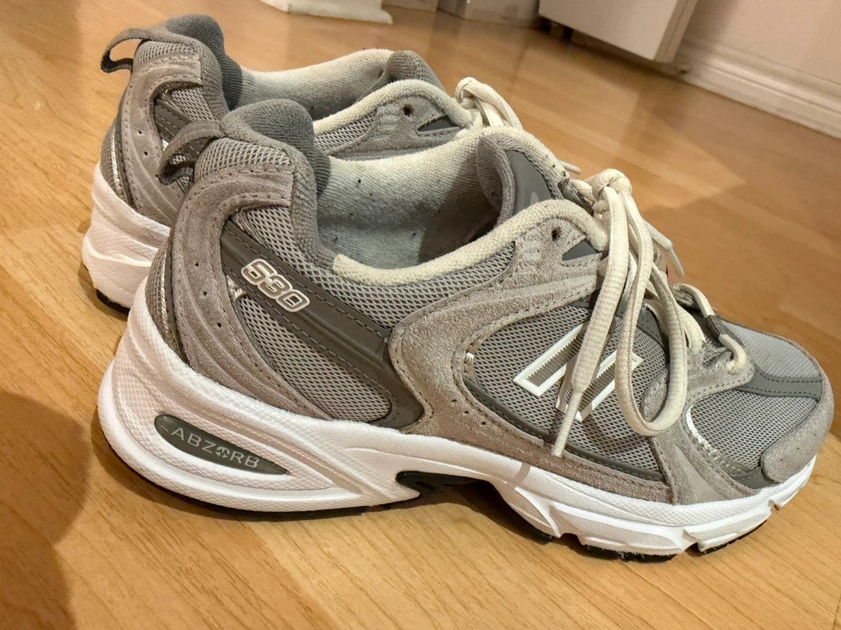 New Balance 530 Sneakers Size 8 Women