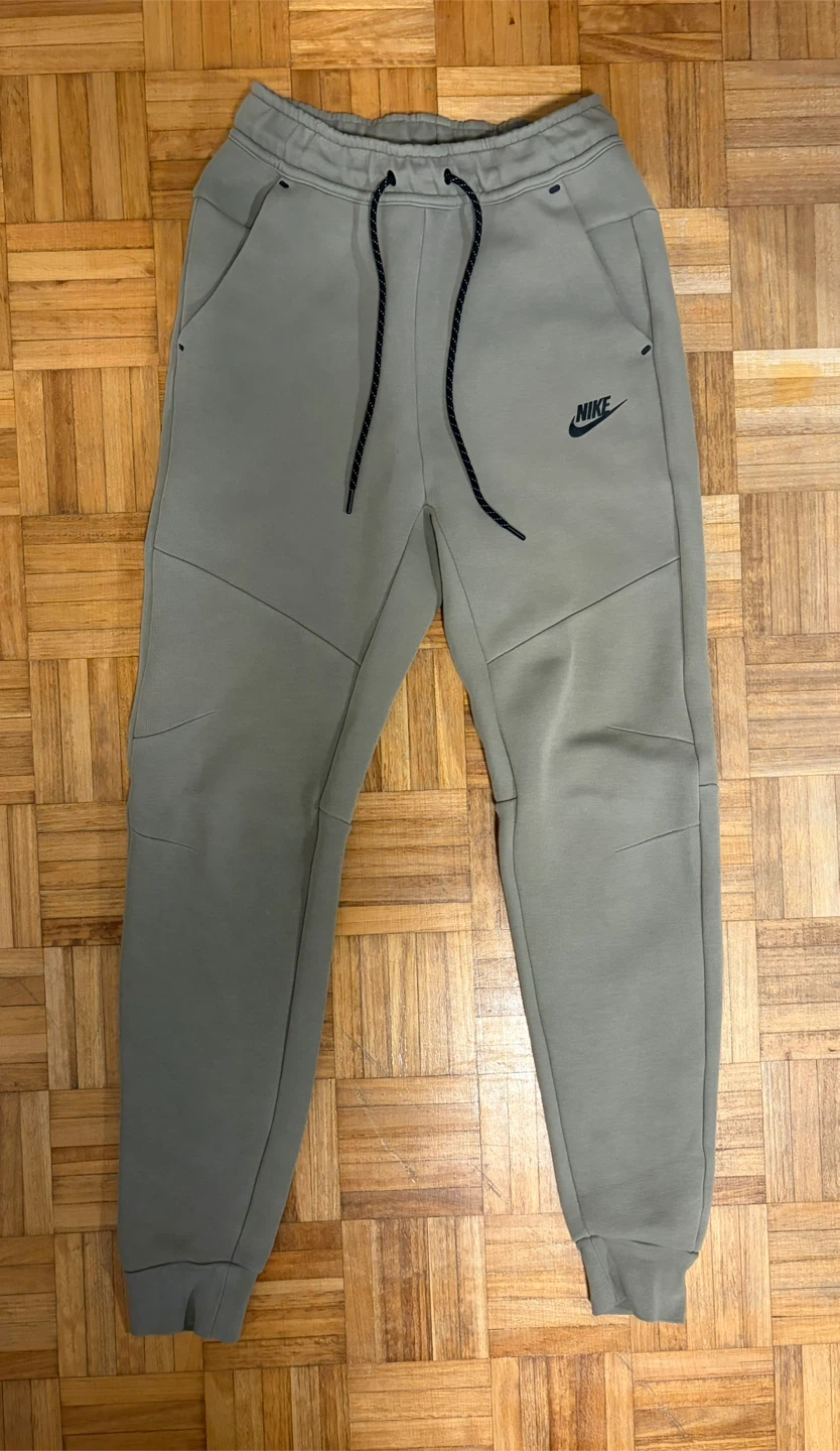 Nike Tech Fleece Joggers XS