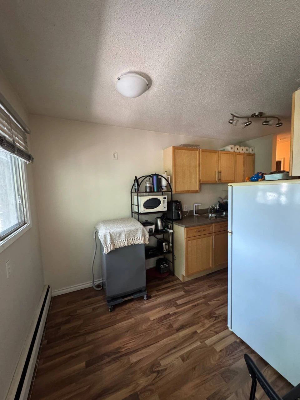 Lease one bedroom- white ave-$1.200 - photo 3