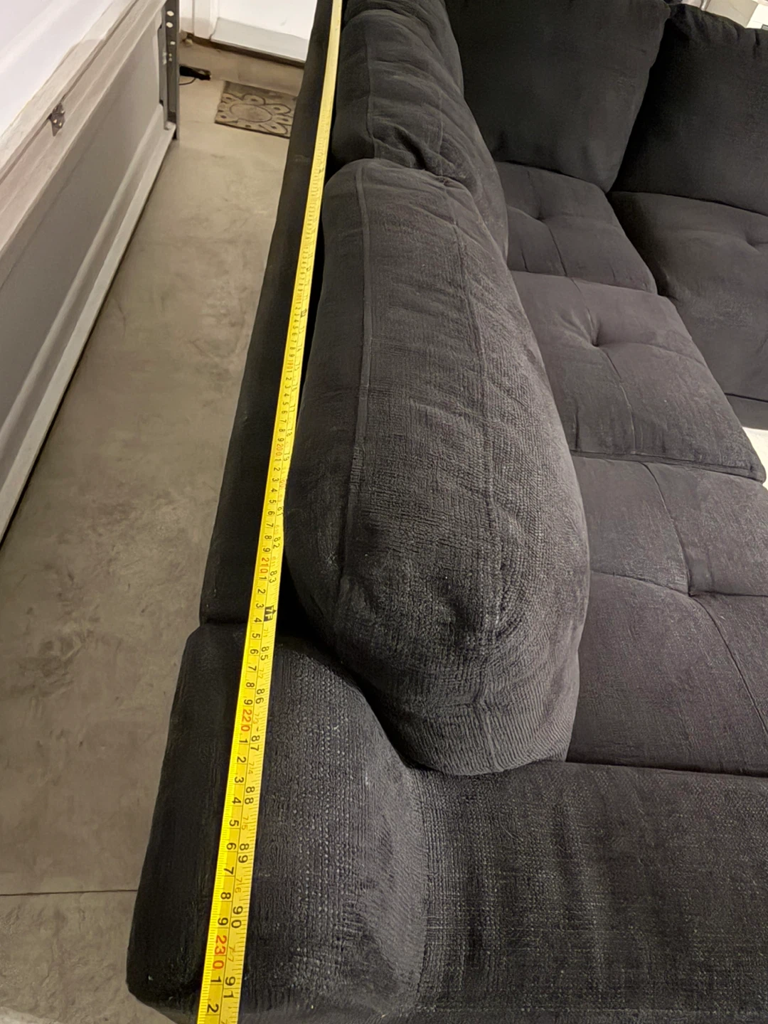 Black Sectional Sofa ( Delivery Available ) - photo 4