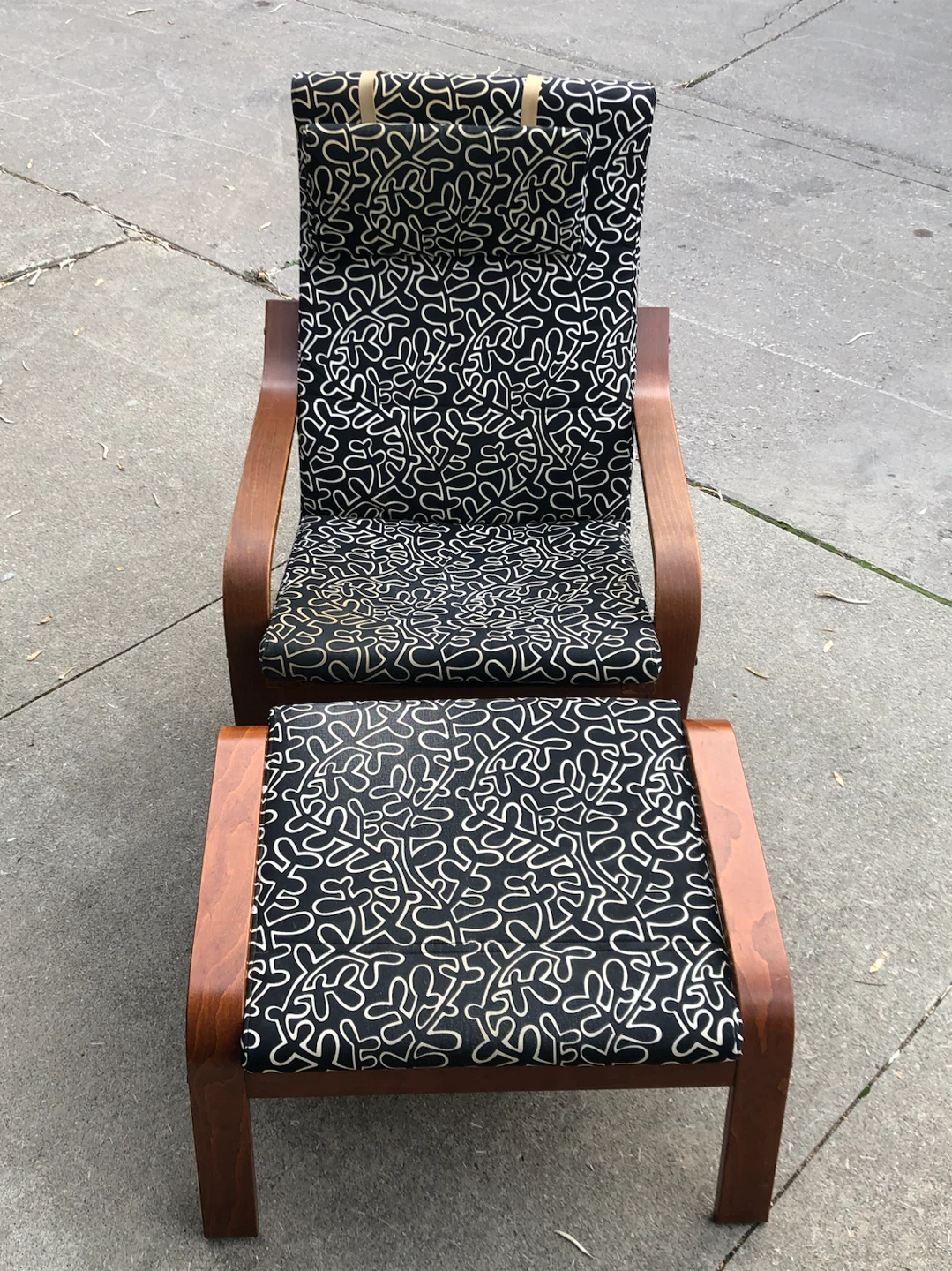 IKEA Poang chair with footstool - photo 2