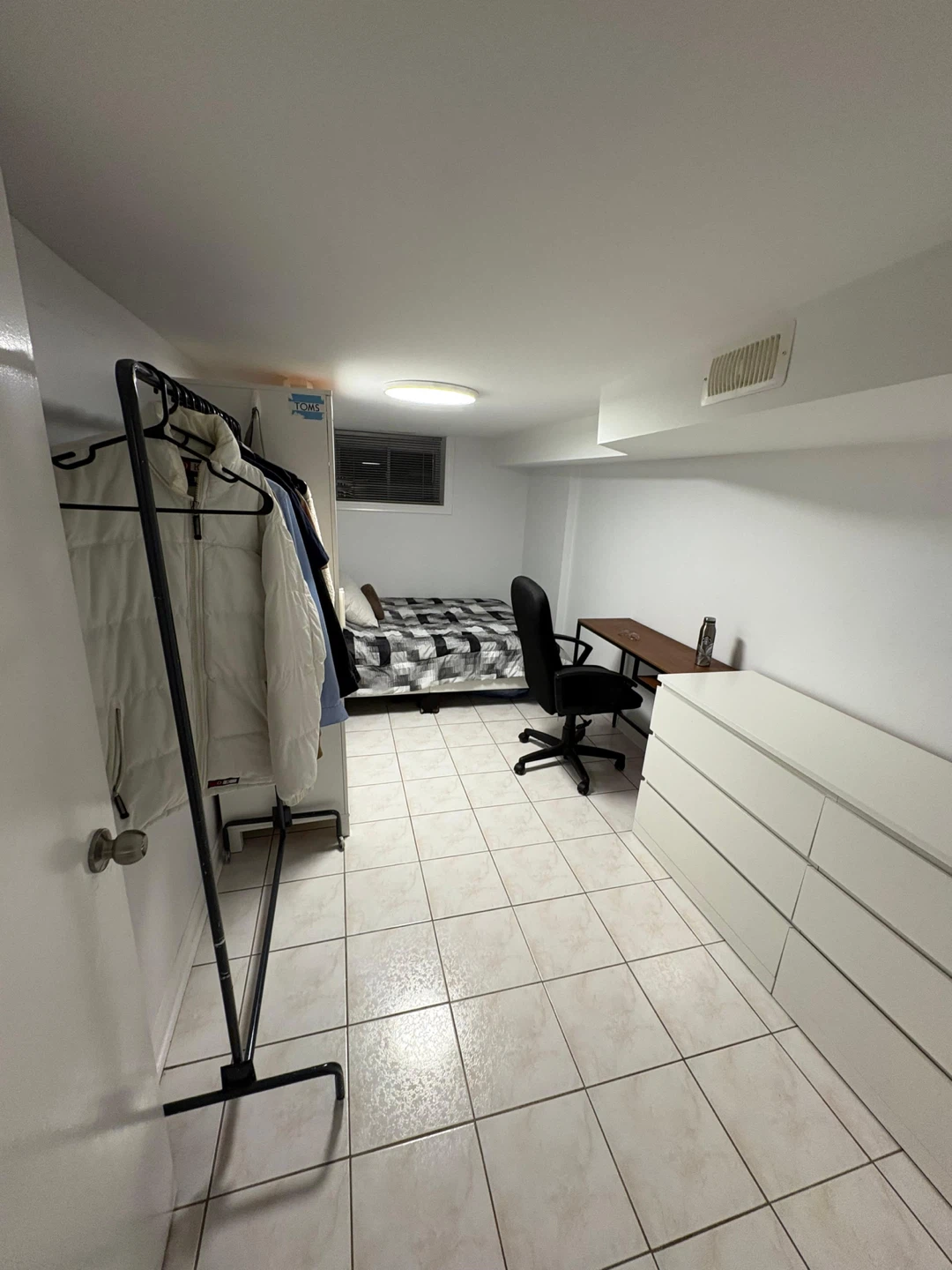 Room for Rent - photo 3