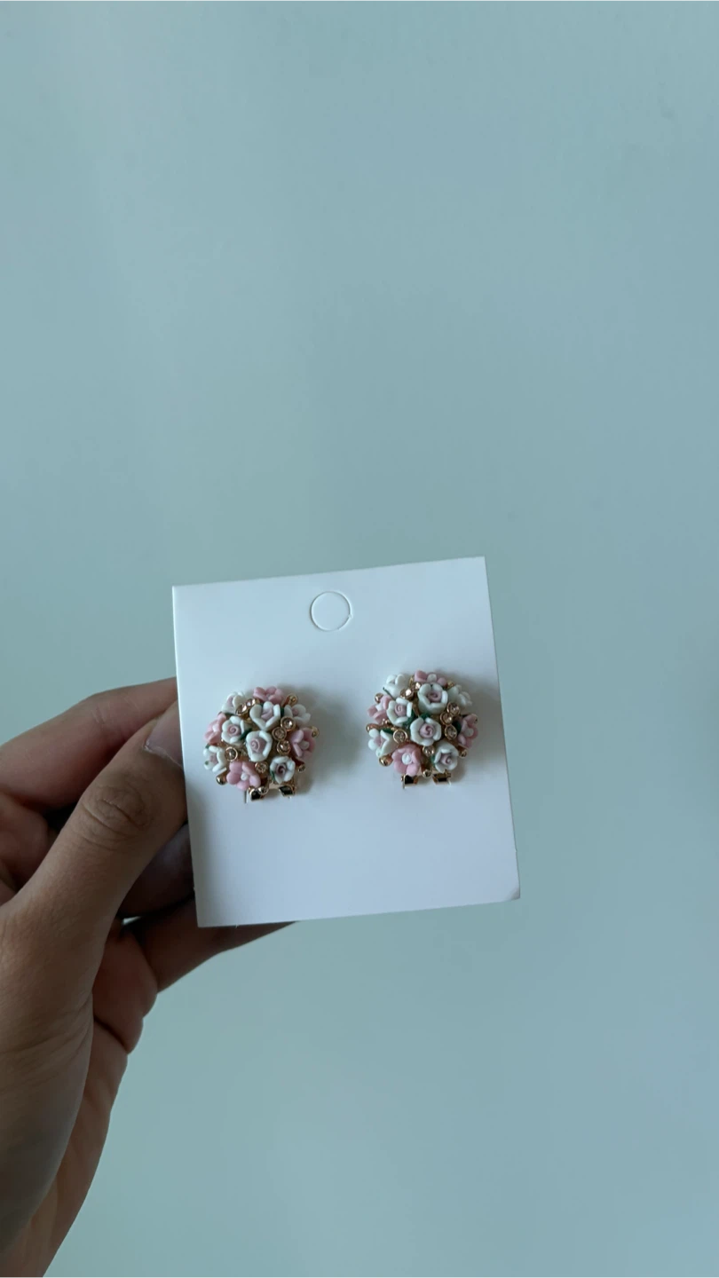 Floral cluster stud earrings