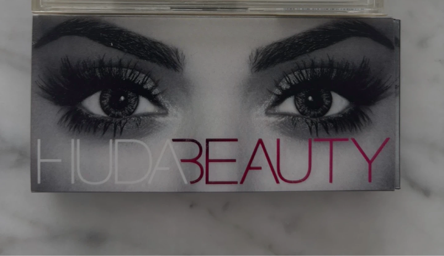 Huda Beauty Eyelashes