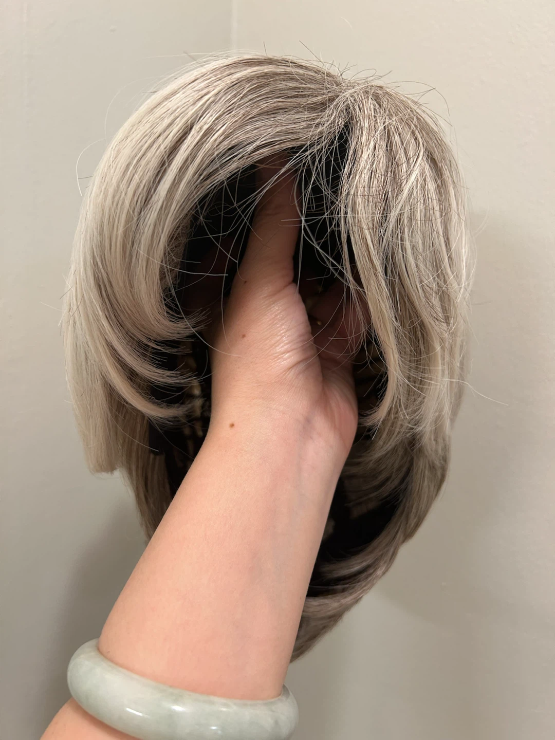 Brand New 10" Short Mixed Blonde Wig - photo 3