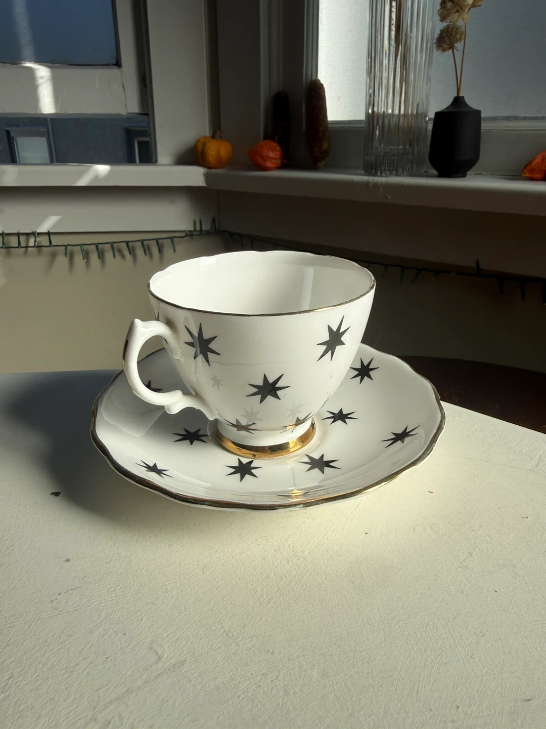 Royal Vale teacup + saucer set