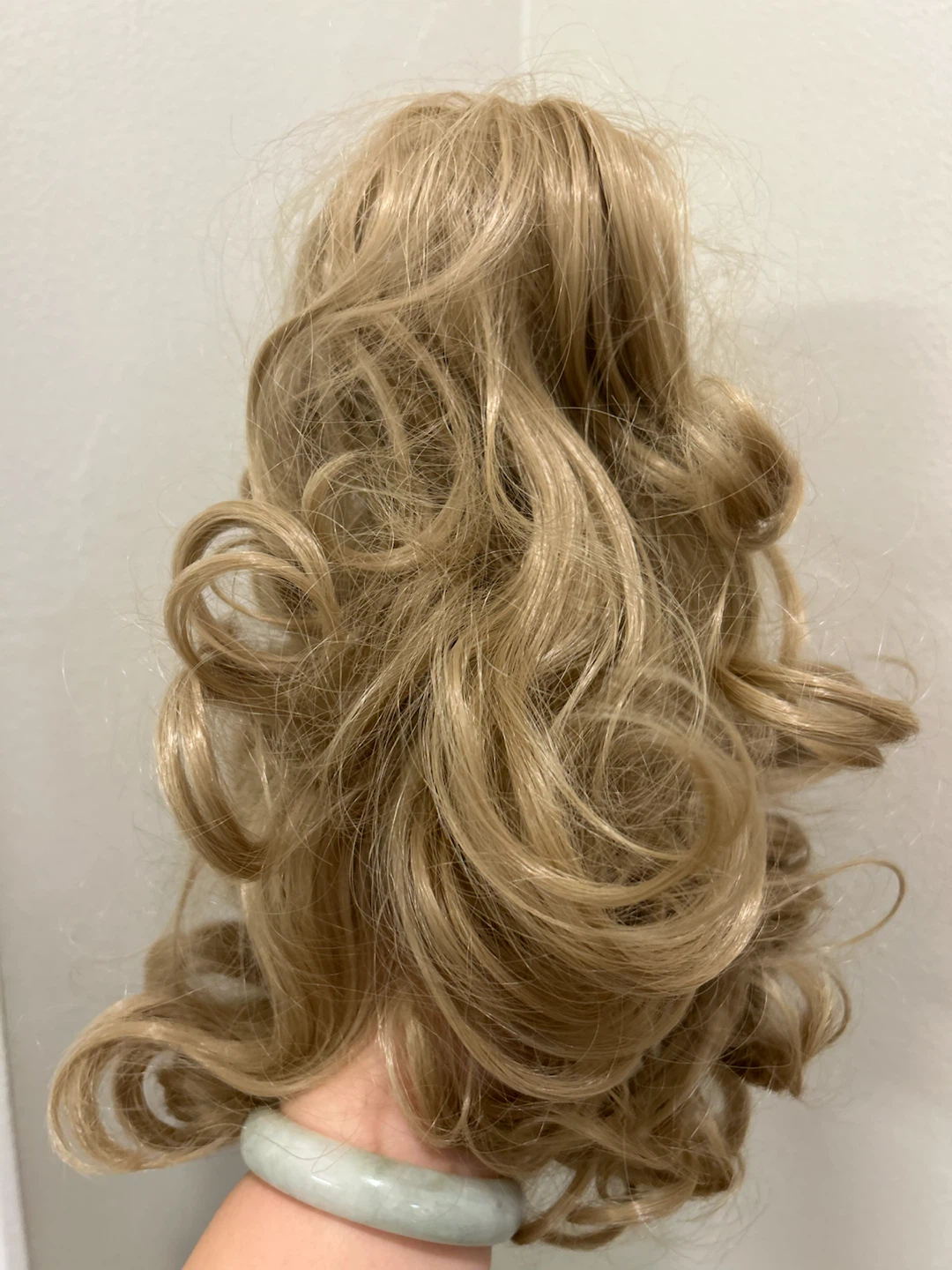 Brand New Curly Claw Clip Ponytail Hair Extension - Ash Blonde