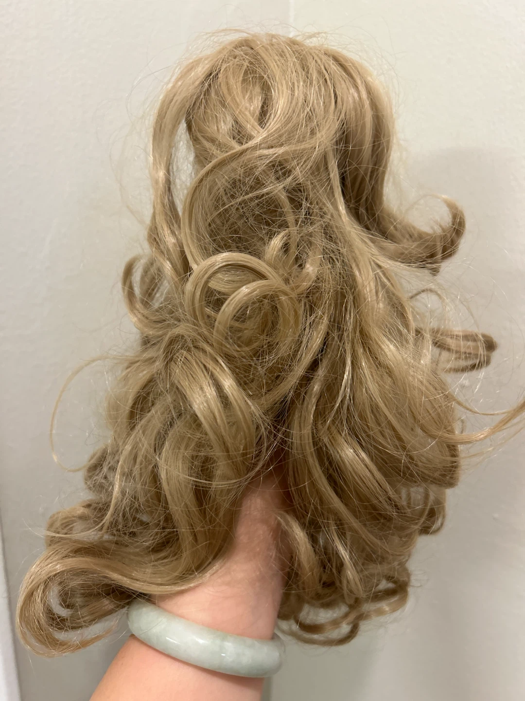 Brand New Curly Claw Clip Ponytail Hair Extension - Ash Blonde - photo 2