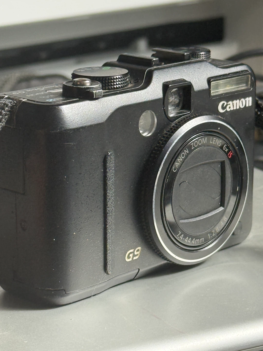 Canon PowerShot G9 12.1MP Digital Camera