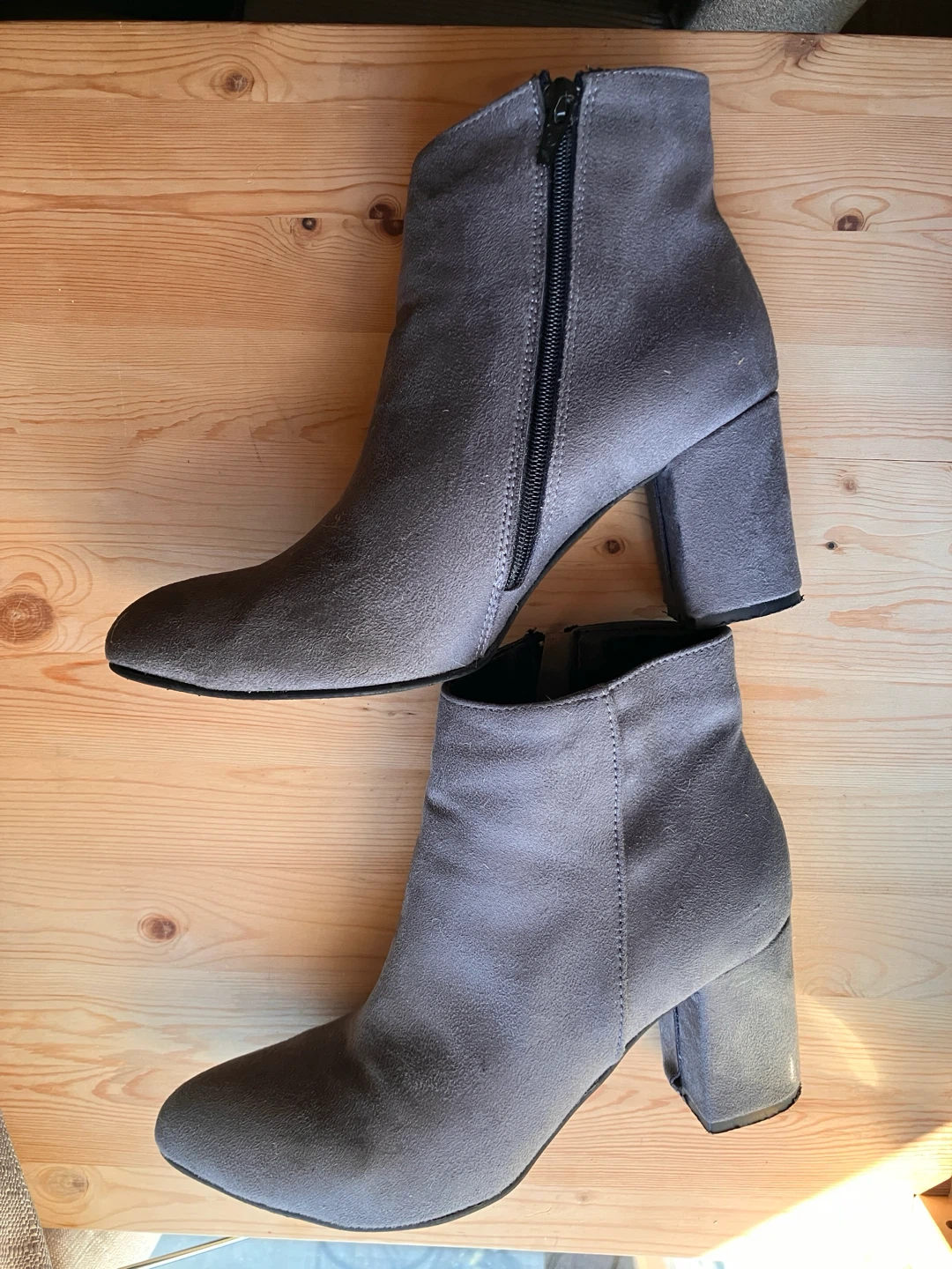 Women's Grey Suede Block Heel Ankle Boots - photo 2