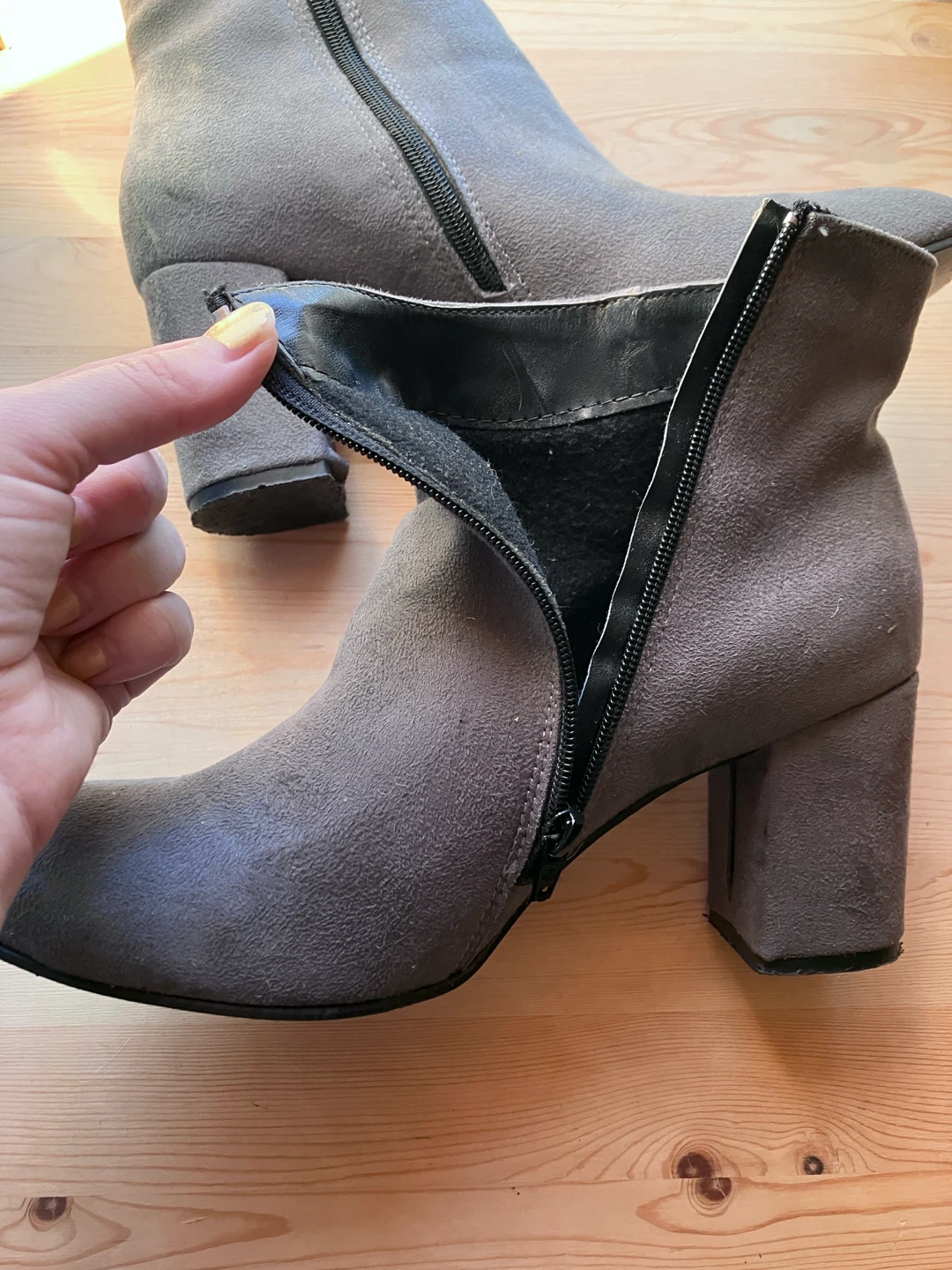Women's Grey Suede Block Heel Ankle Boots - photo 4