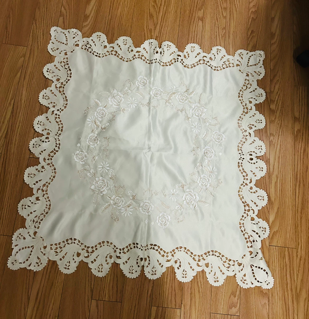 New Embroidered Floral Tablecloth 83cm *83cm