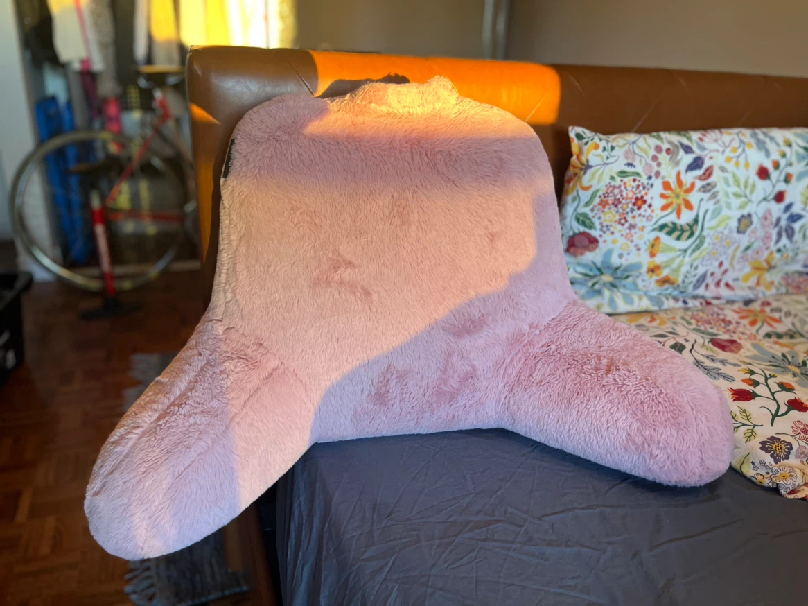 Milliard memory foam Reading Pillow - photo 2