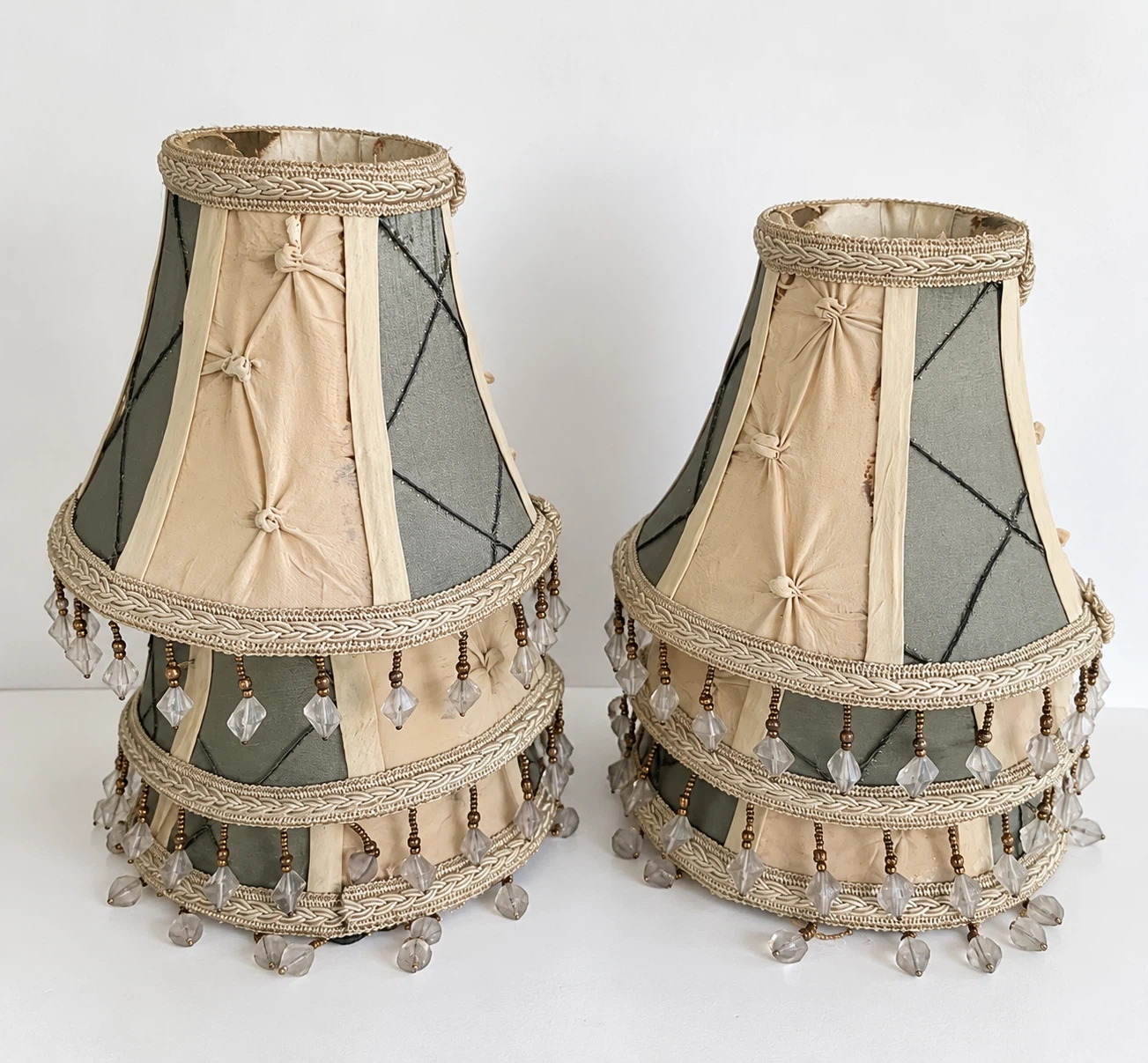 Ornate Bronze 6-Light Chandelier with Beaded Shades - photo 2