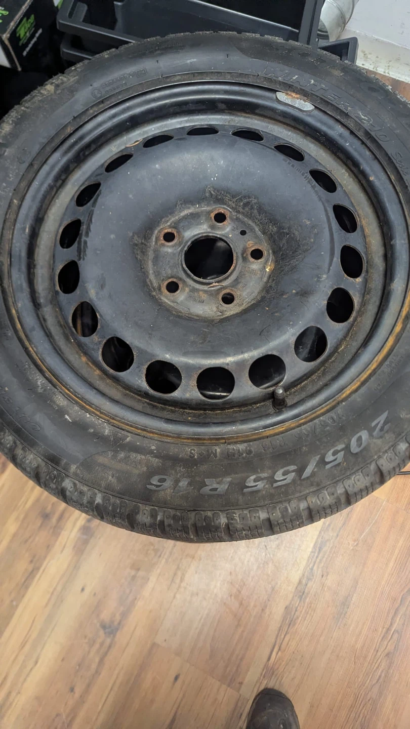 Set of 4 Pirelli Winter Tires with Steel Rims - photo 2