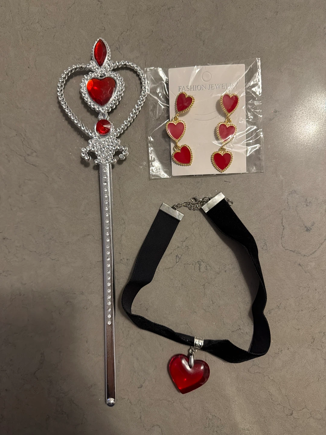 Queen of Hearts Costume - photo 2