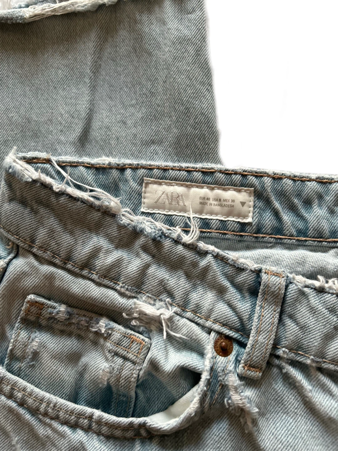 Zara Light Wash Baggy Jeans - photo 2