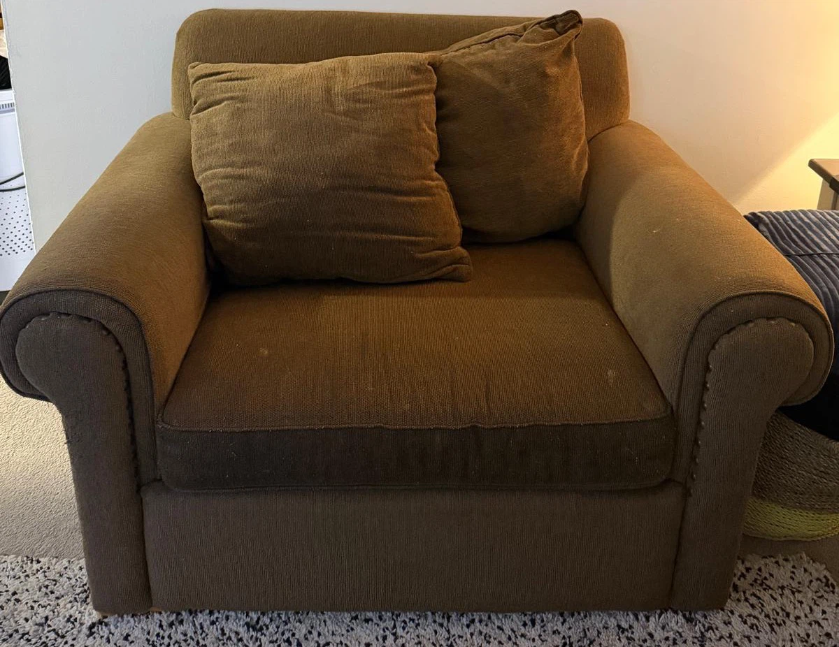 Brown cozy Armchair