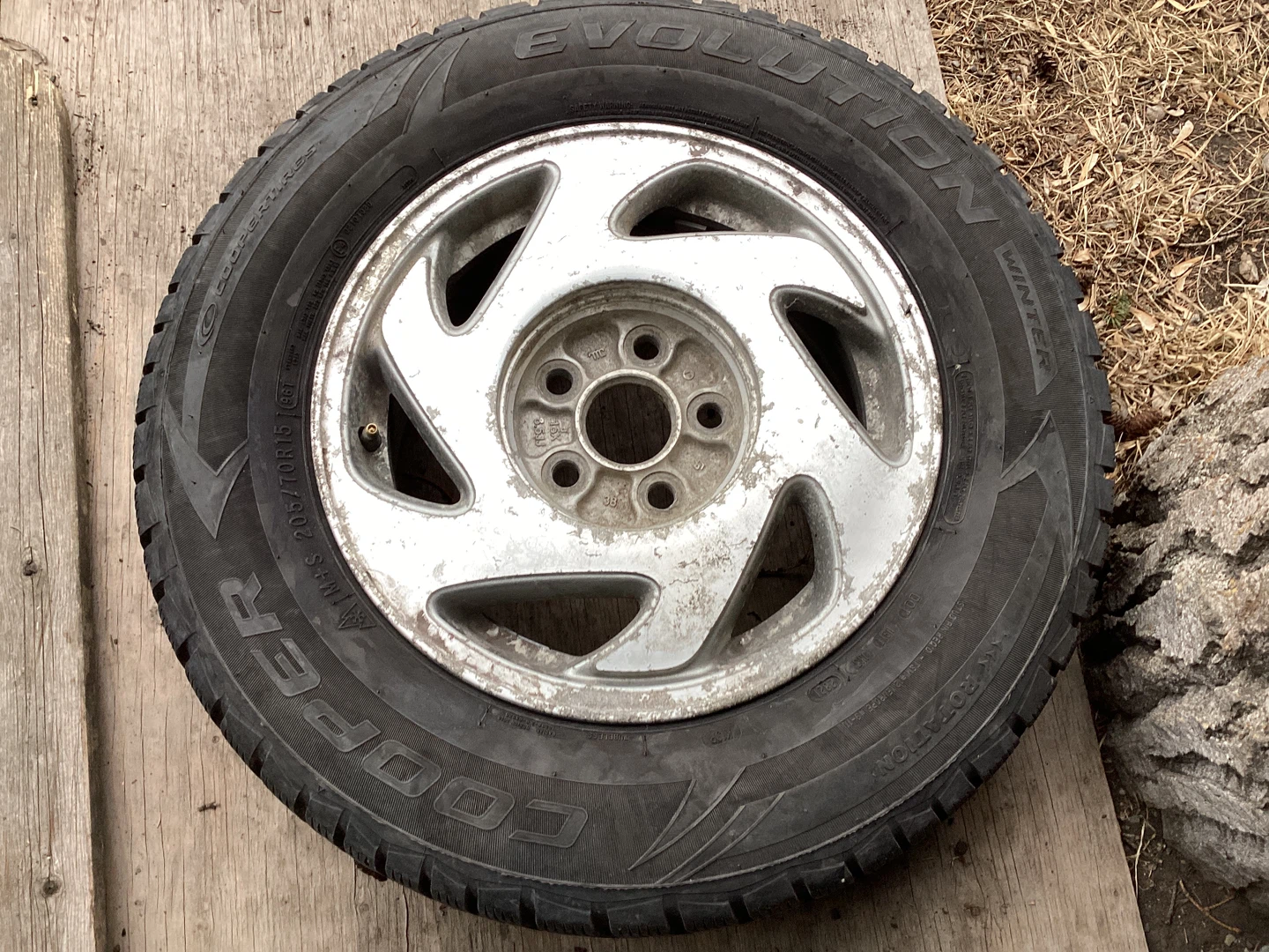 Set of 4 Toyo Observe GSi-5 Winter Tires on Rims - photo 3