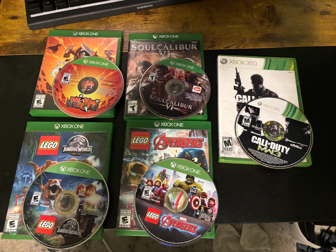 White Xbox One S + Controller + 5 Games Bundle - photo 4